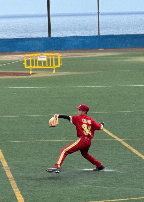 Pitcher Myles wirft den Baseball